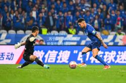 AYX SPORTS_苏宁胜上海申花，继续保持领先优势